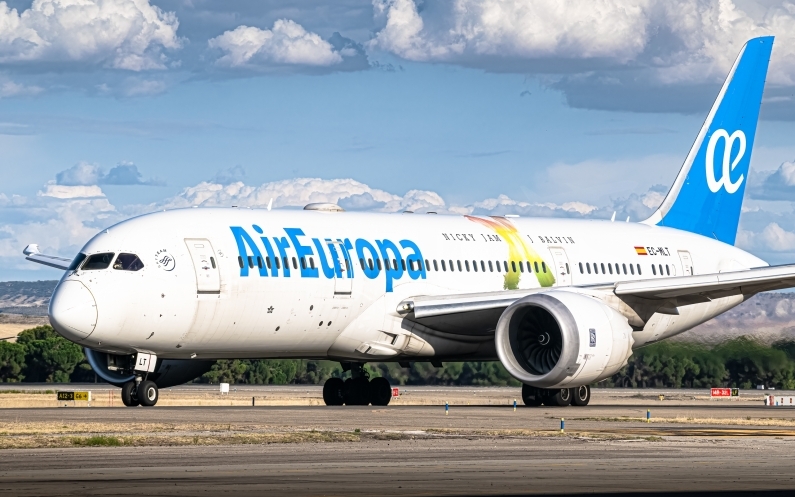 Air Europa Boeing 787-8 Dreamliner EC-MLT