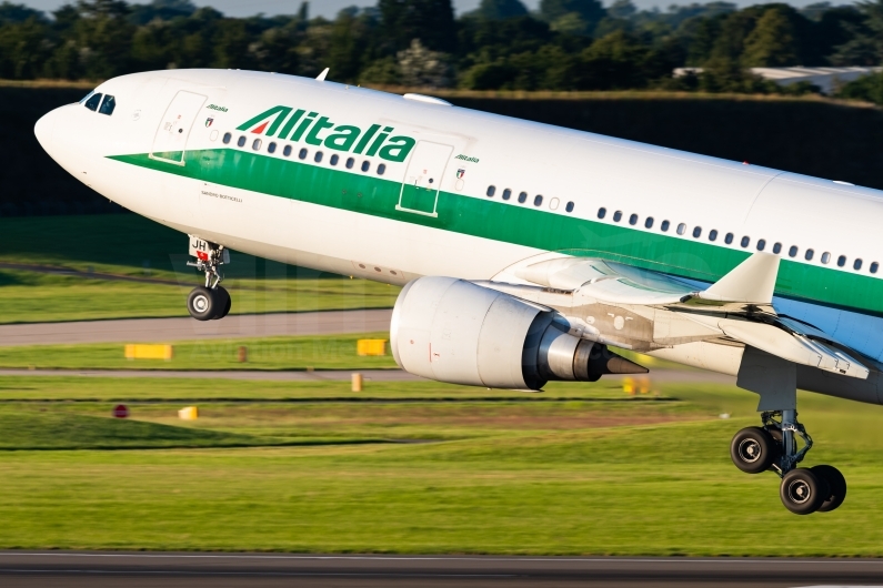 Alitalia Airbus A330-202 EI-EJH