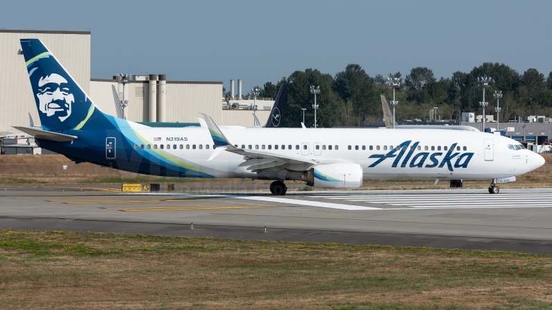 Alaska Airlines Boeing 737-990(WL) N319AS