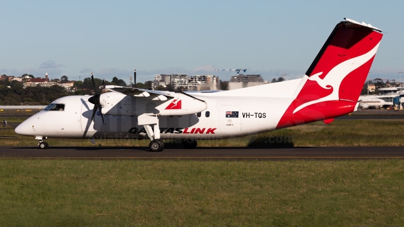 QantasLink De Havilland Canada DHC-8-202 Dash 8 VH-TQS