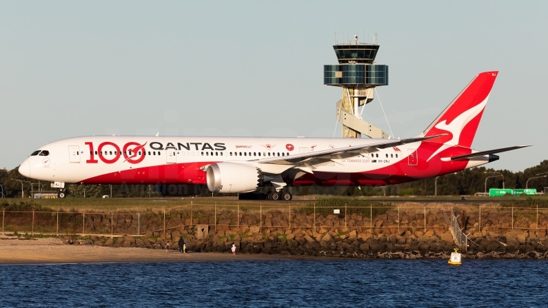 Qantas Boeing 787-9 Dreamliner VH-ZNJ