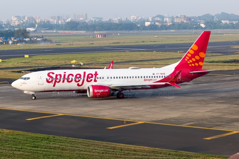 SpiceJet Boeing 737-8 MAX VT-MXB