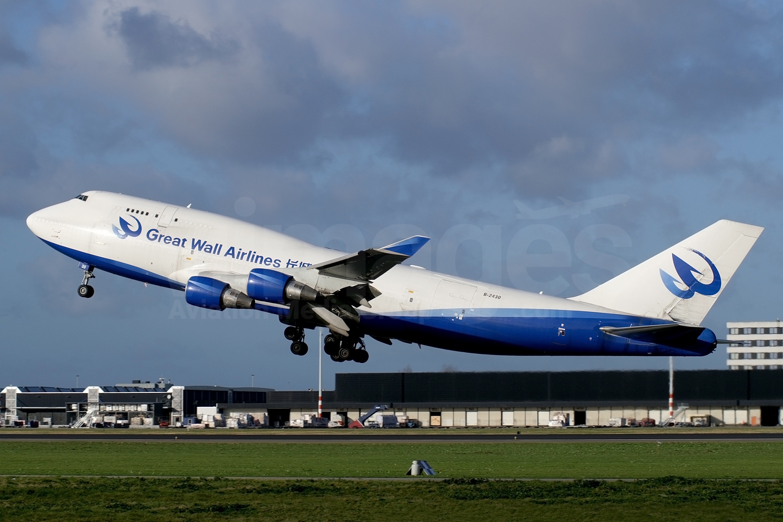 Great Wall Airlines Boeing 747-412(BCF) B-2430 – V1images Aviation Media