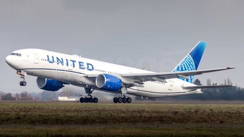 United Airlines Boeing 777-222(ER) N792UA