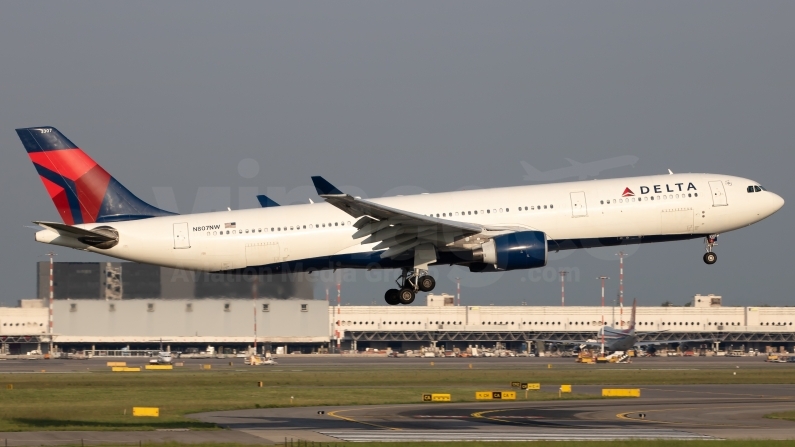 Delta Air Lines Airbus A330-323 N807NW