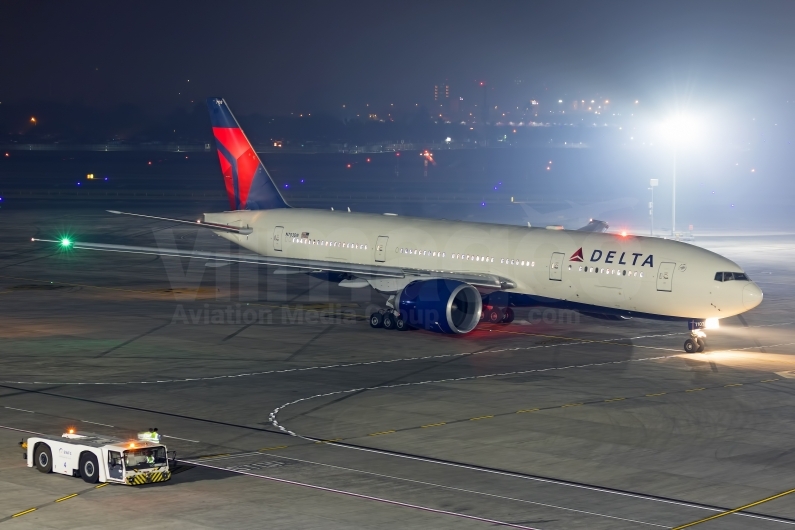 Delta Air Lines Boeing 777-232(LR) N703DN