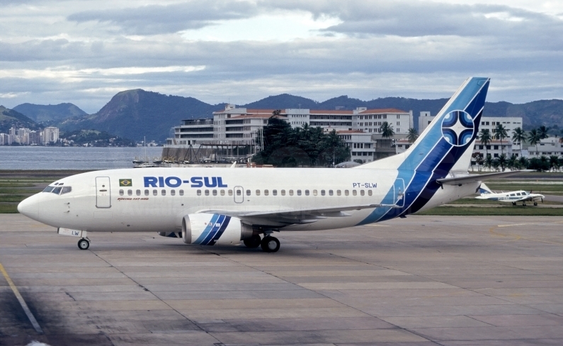 Rio Sul Boeing 737-53A PT-SLW