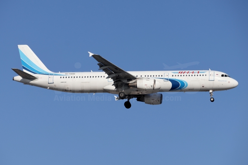 Yamal Airlines Airbus A321-211 RA-73693