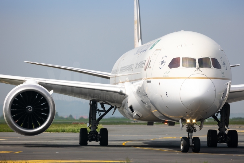 Saudia Arabian Airlines Boeing 787-9 Dreamliner HZ-ARE