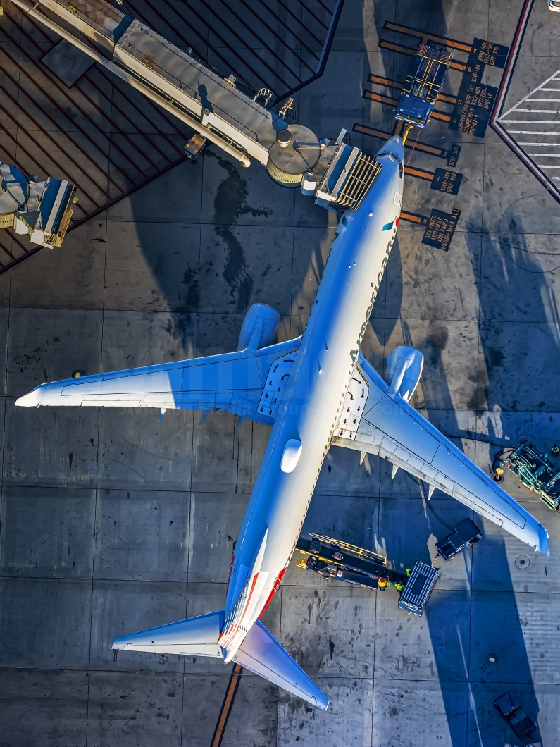 American Airlines Boeing 737-823(WL) N980NN