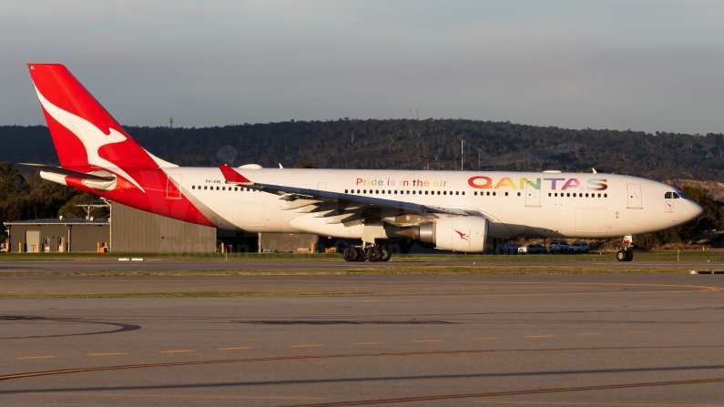 Qantas Airbus A330-202 VH-EBL