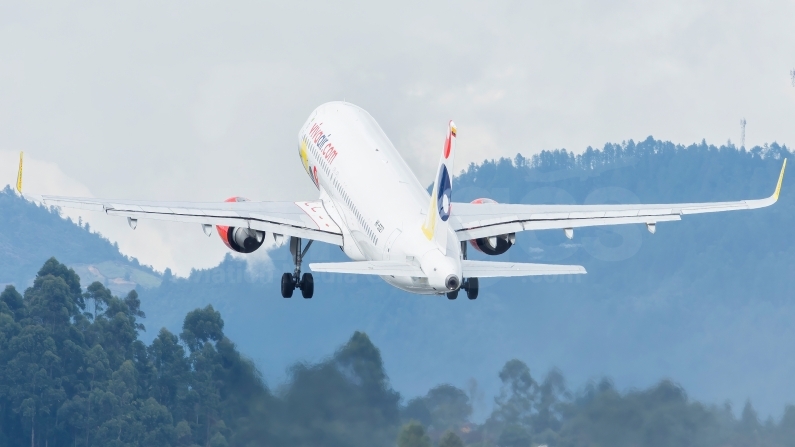 Viva Air Colombia Airbus A320-214(WL) HK-5327