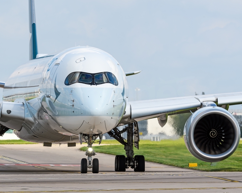 Cathay Pacific Airbus A350-1041 B-LXQ