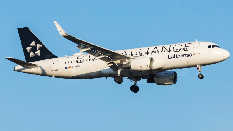 Lufthansa Airbus A320-214(WL) D-AIZN