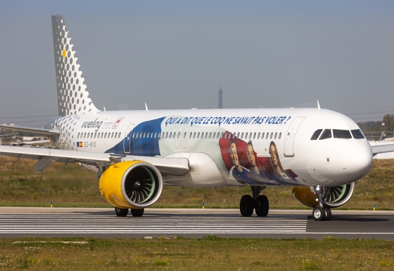 Vueling Airbus A321-271NX EC-NYD