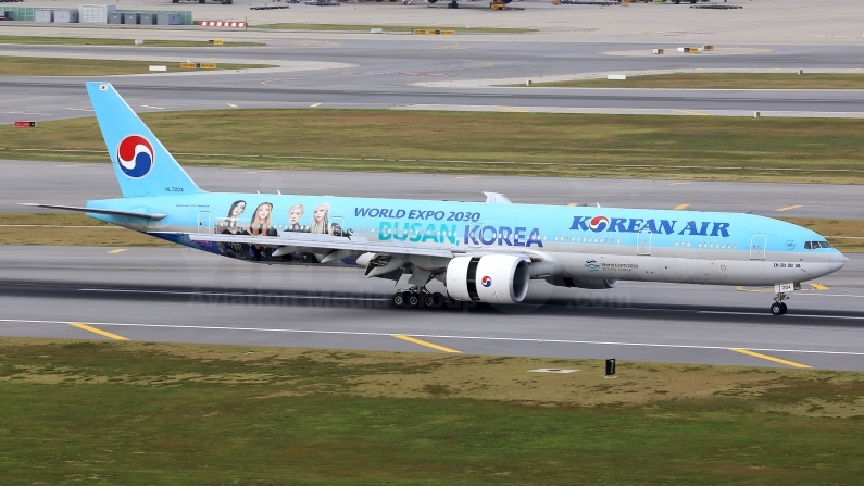 Korean Air Boeing 777-3B5(ER) HL7204