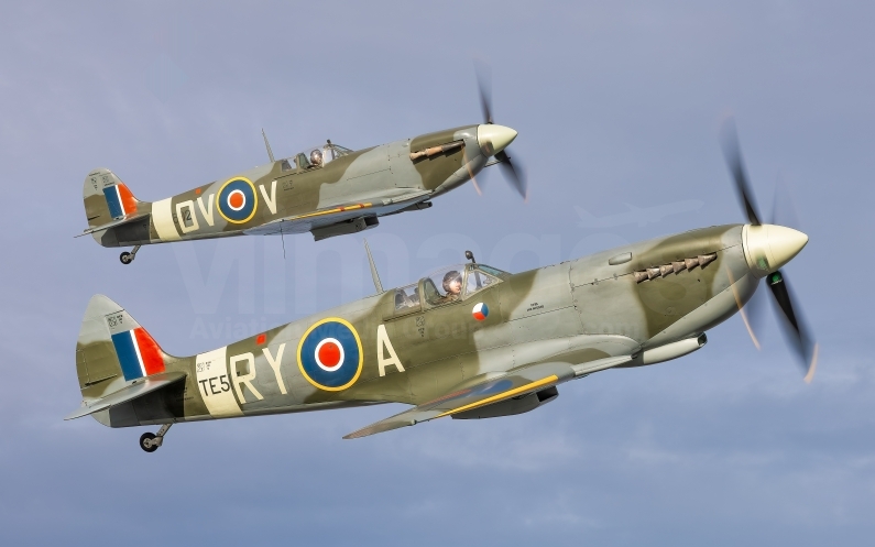 Private Supermarine Spitfire LF.IX G-RYIX