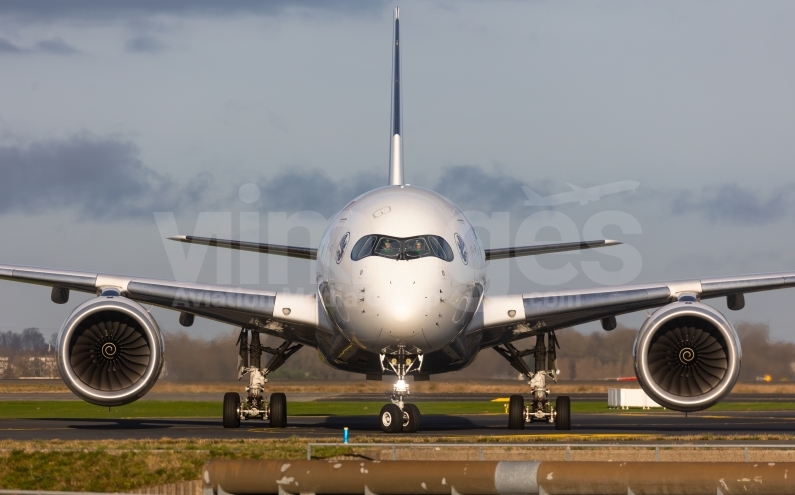 Air France Airbus A350-941 F-HTYN