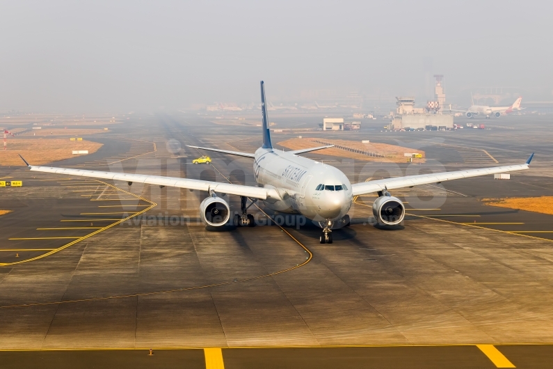 Saudi Arabian Airlines Airbus A330-343 HZ-AQL