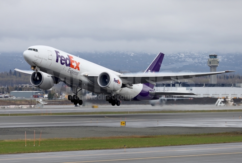 FedEx Express Boeing 777-FS2 N853FD