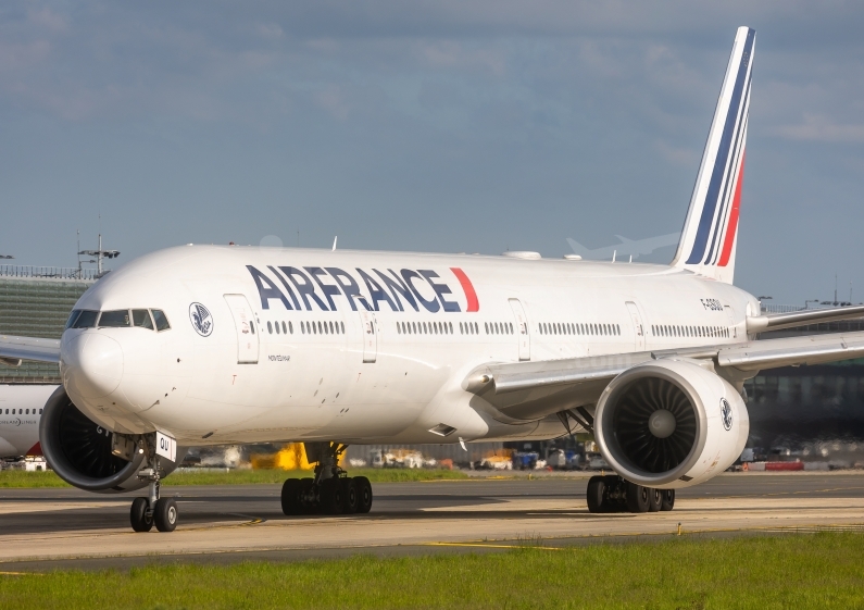 Air France Boeing 777-328(ER) F-GSQU