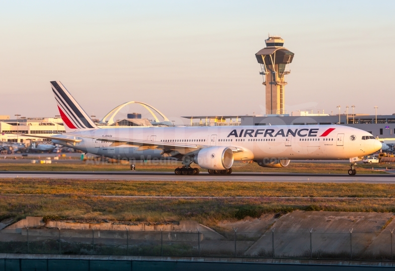 Air France Boeing 777-328(ER) F-GSQI