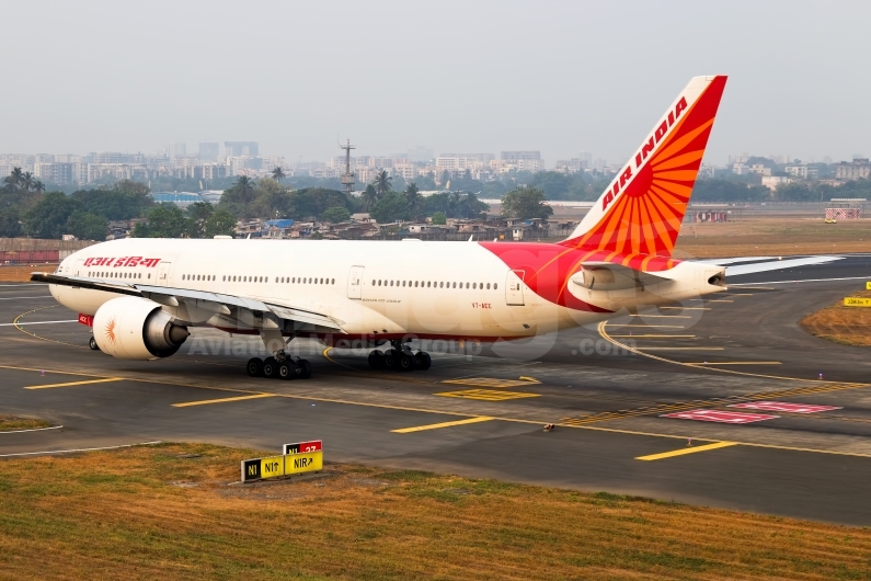 Air India Boeing 777-232(LR) VT-AEE