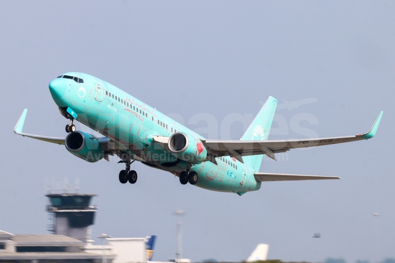 SunExpress Boeing 737-8HX(WL) TC-SOZ