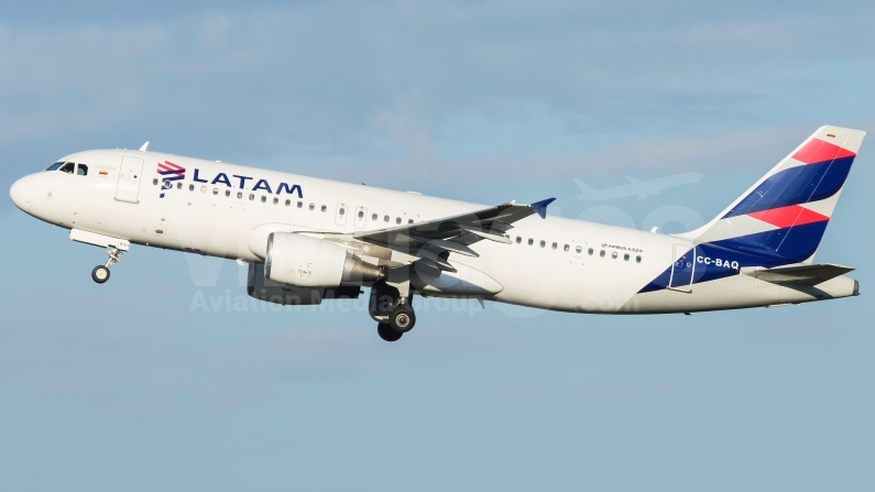 LATAM Airlines Chile Airbus A320-214 CC-BAQ