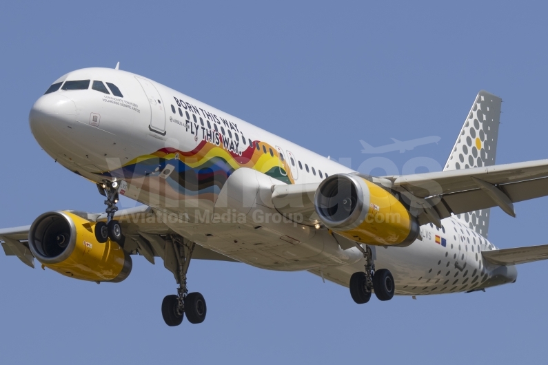 Vueling Airbus A320-232(WL) EC-LVS