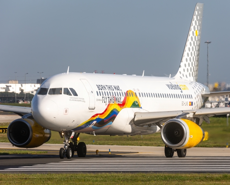 Vueling Airbus A320-232(WL) EC-LVS