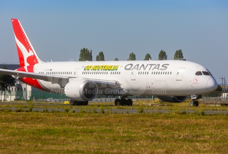 Qantas Boeing 787-9 Dreamliner VH-ZNH