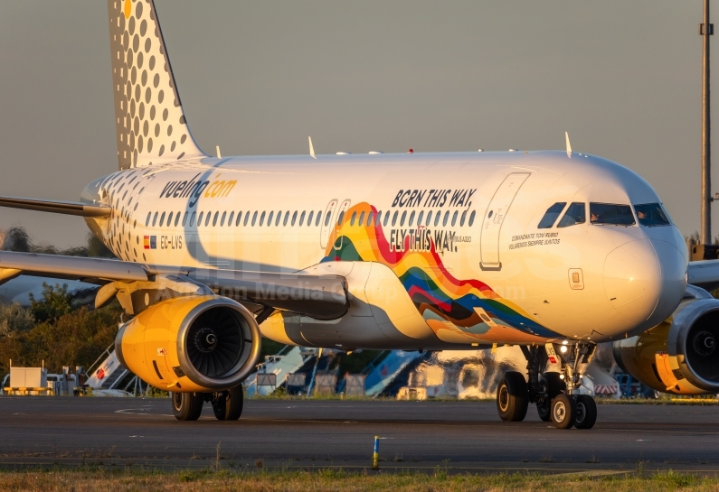 Vueling Airbus A320-232(WL) EC-LVS