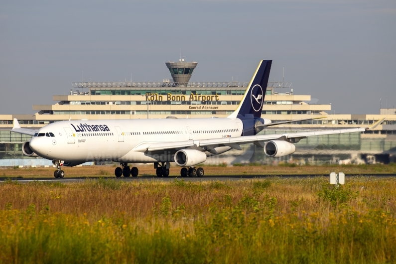 Lufthansa Airbus A340-313X D-AIFC