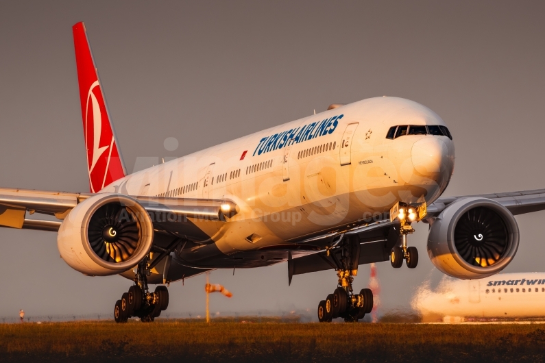 Turkish Airlines Boeing 777-3F2(ER) TC-JJV