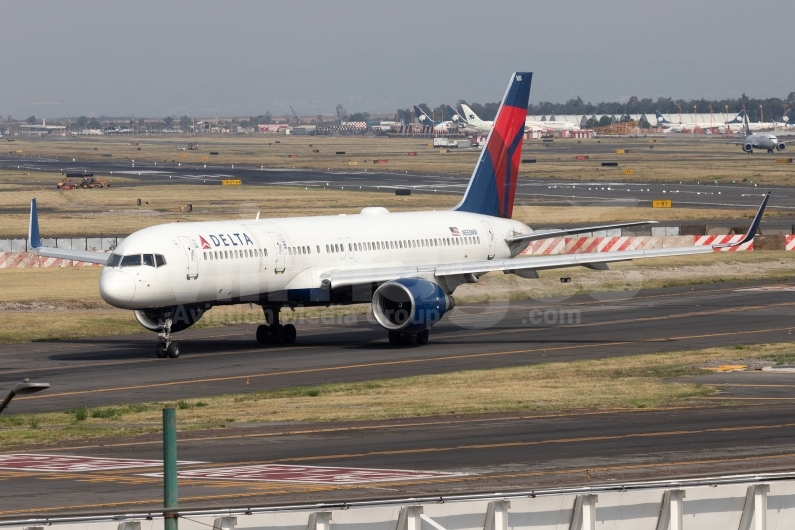 Delta Air Lines Boeing 757-251(WL) N555NW