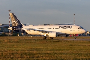 Lufthansa Airbus A320-214 D-AIZG