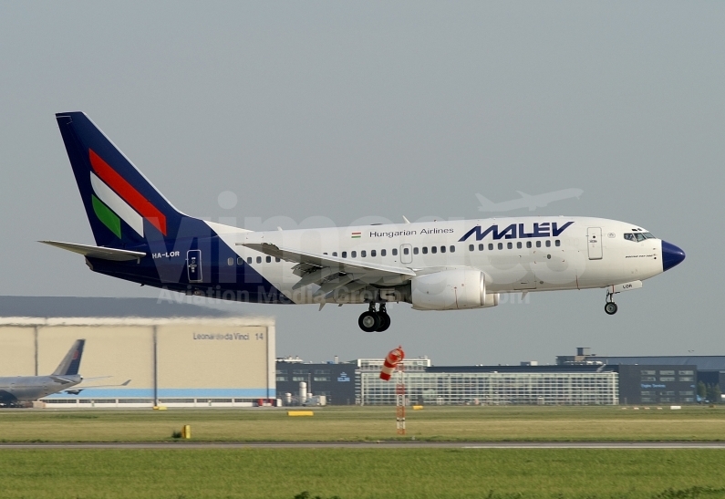 Malév Hungarian Airlines Boeing 737-7Q8 HA-LOR