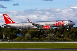 Jet2 Airbus A321-251NX D-AZAS / G-SUNO