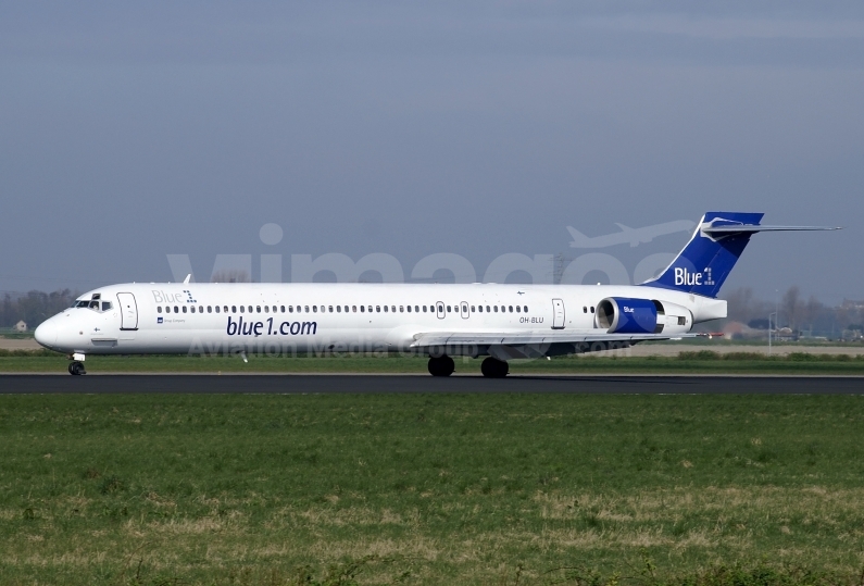 Blue1 McDonnell Douglas MD-90-30 OH-BLU