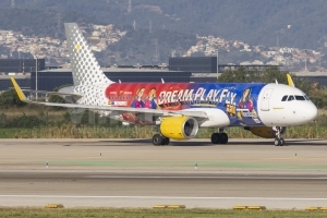 Vueling Airbus A320-214(WL) EC-LZN