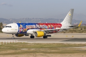 Vueling Airbus A320-214(WL) EC-LZN