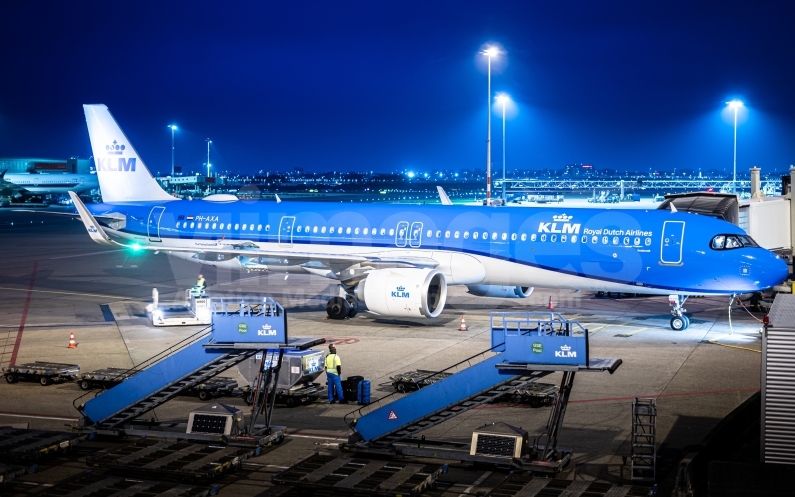 KLM Royal Dutch Airlines Airbus A321-252NX PH-AXA