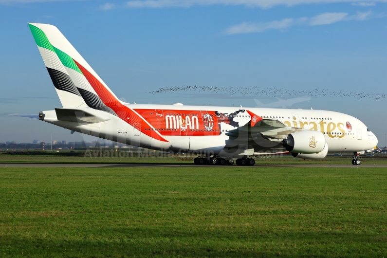 Emirates Airbus A380-861 A6-EOK