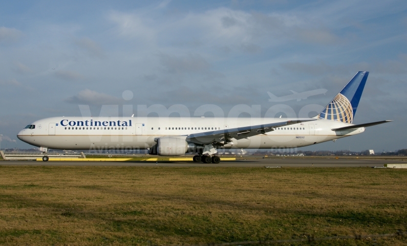 Continental Airlines Boeing 767-424(ER) N67052