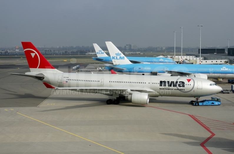 Northwest Airlines Airbus A330-223 N859NW