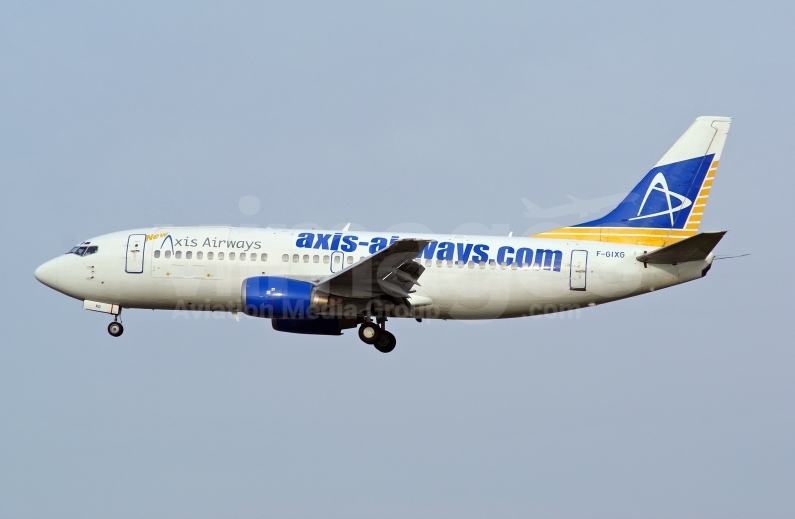 New Axis Airways Boeing 737-328(QC) F-GIXG