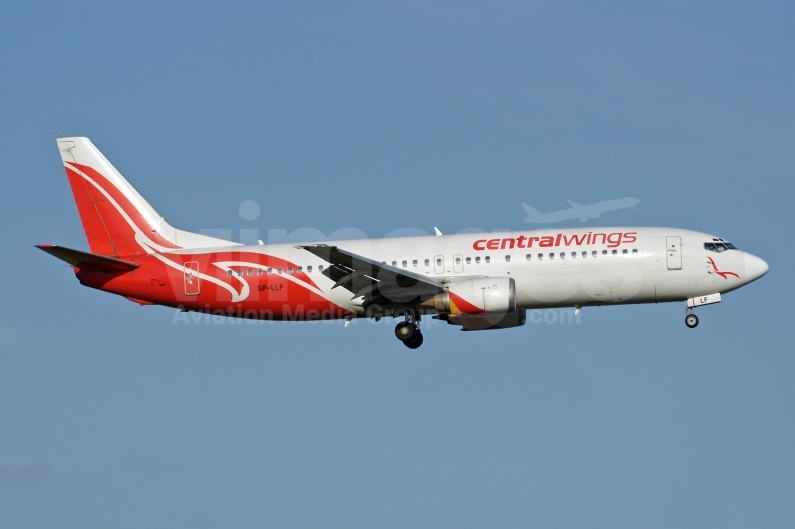 Centralwings Boeing 737-45D SP-LLF