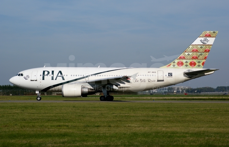 PIA Pakistan International Airlines Airbus A310-308 AP-BEG