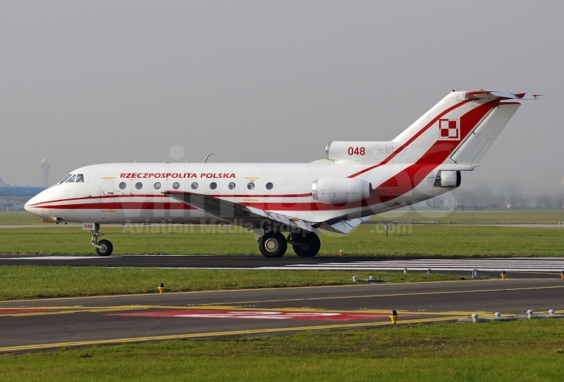 Polish Air Force Yakovlev Yak-40 048